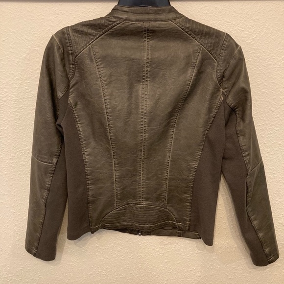 Grey leather jacket, size medium by Signature Studio. - Picture 2 of 2